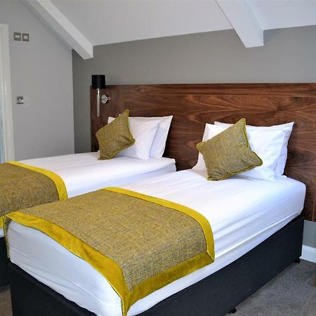 New Park Hotel Carmarthen Bagian luar foto