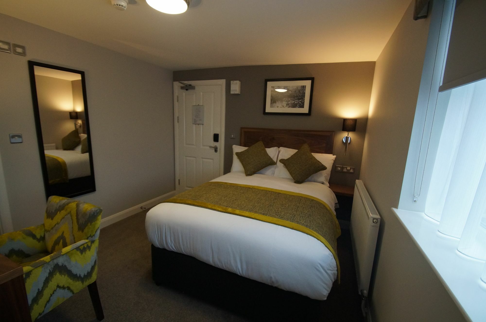 New Park Hotel Carmarthen Bagian luar foto