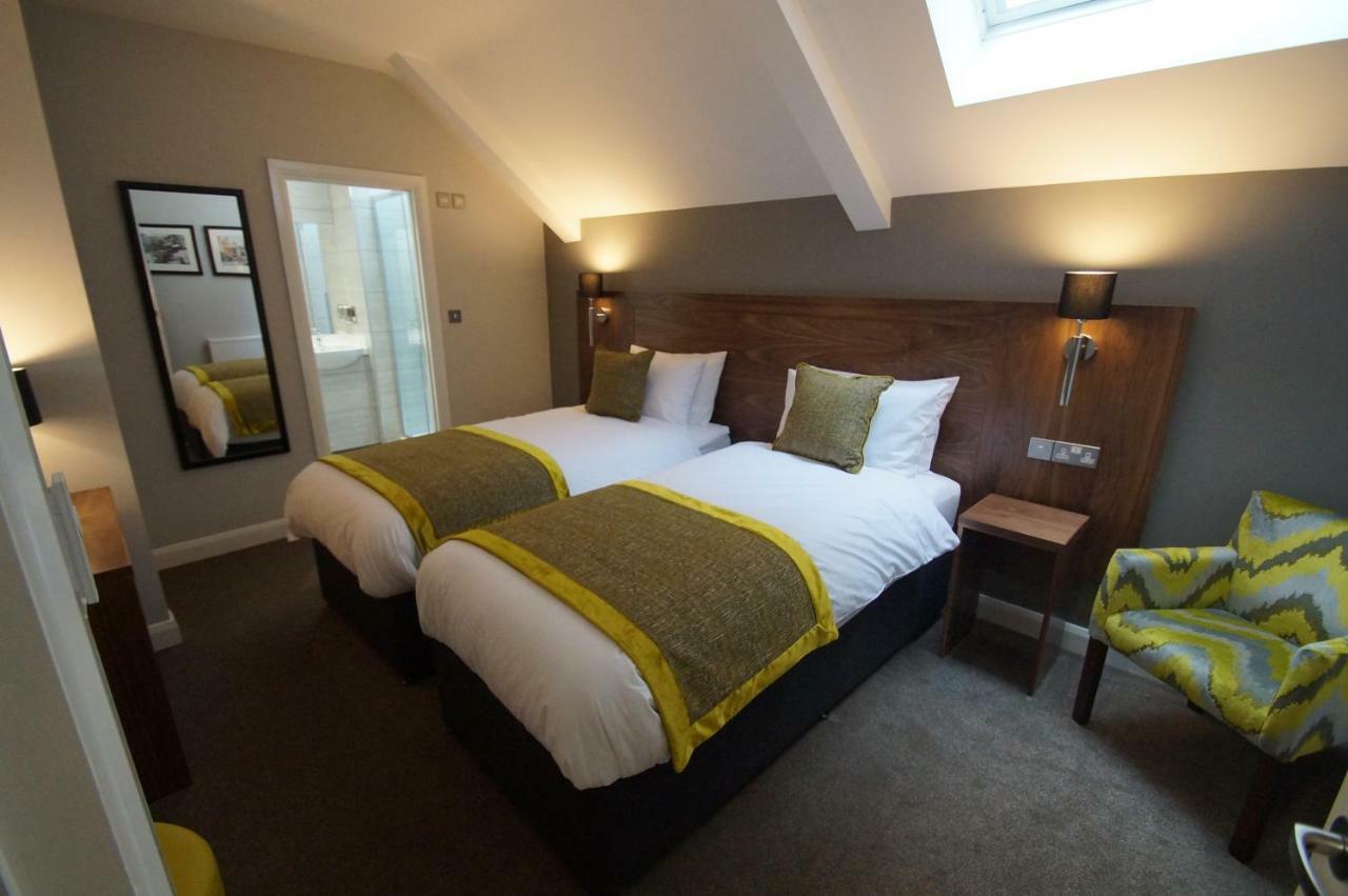 New Park Hotel Carmarthen Bagian luar foto