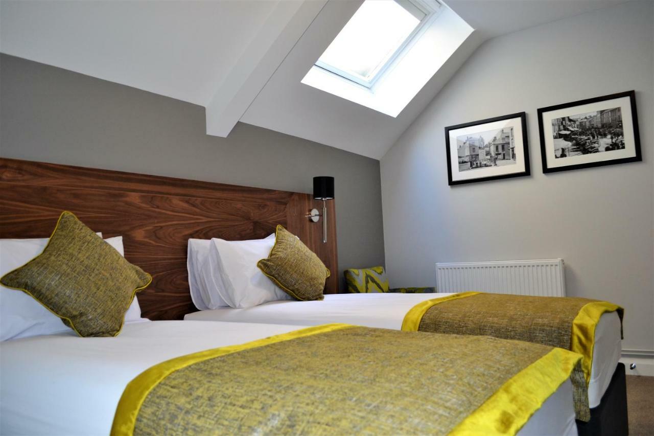 New Park Hotel Carmarthen Bagian luar foto