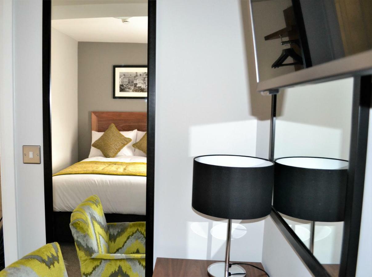 New Park Hotel Carmarthen Bagian luar foto