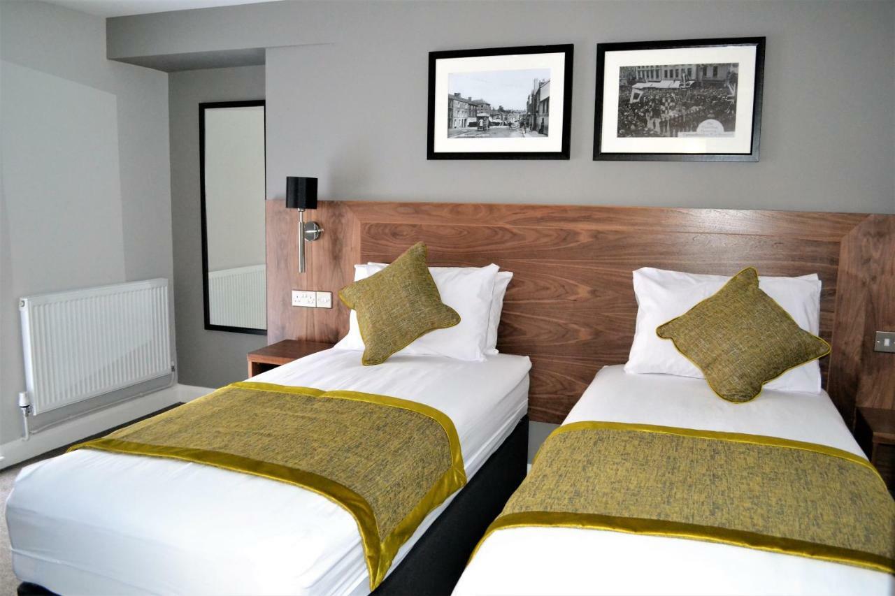 New Park Hotel Carmarthen Bagian luar foto